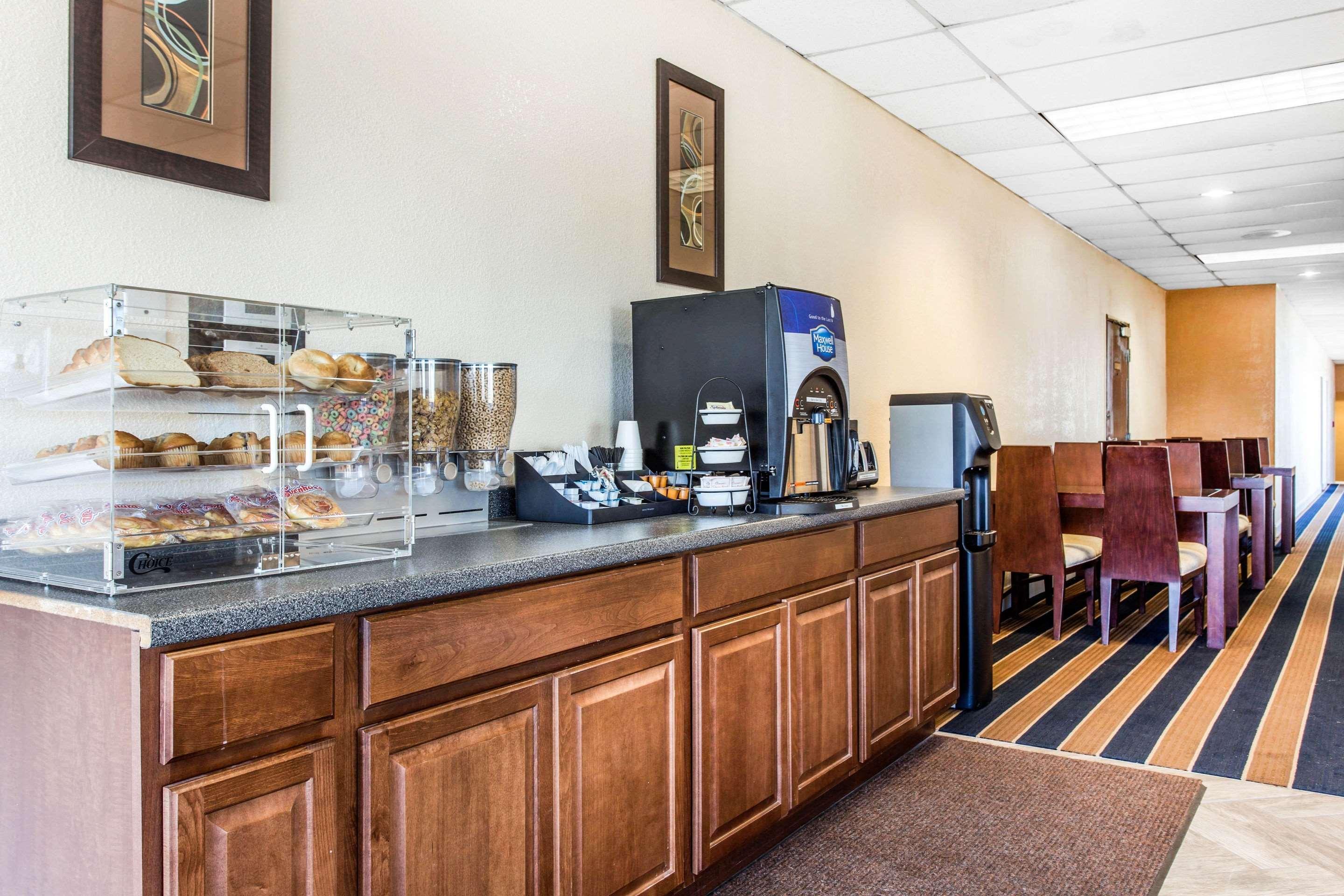 Super 8 By Wyndham Rocky Mount I-95 Exit 145 Hotel Battleboro Eksteriør billede