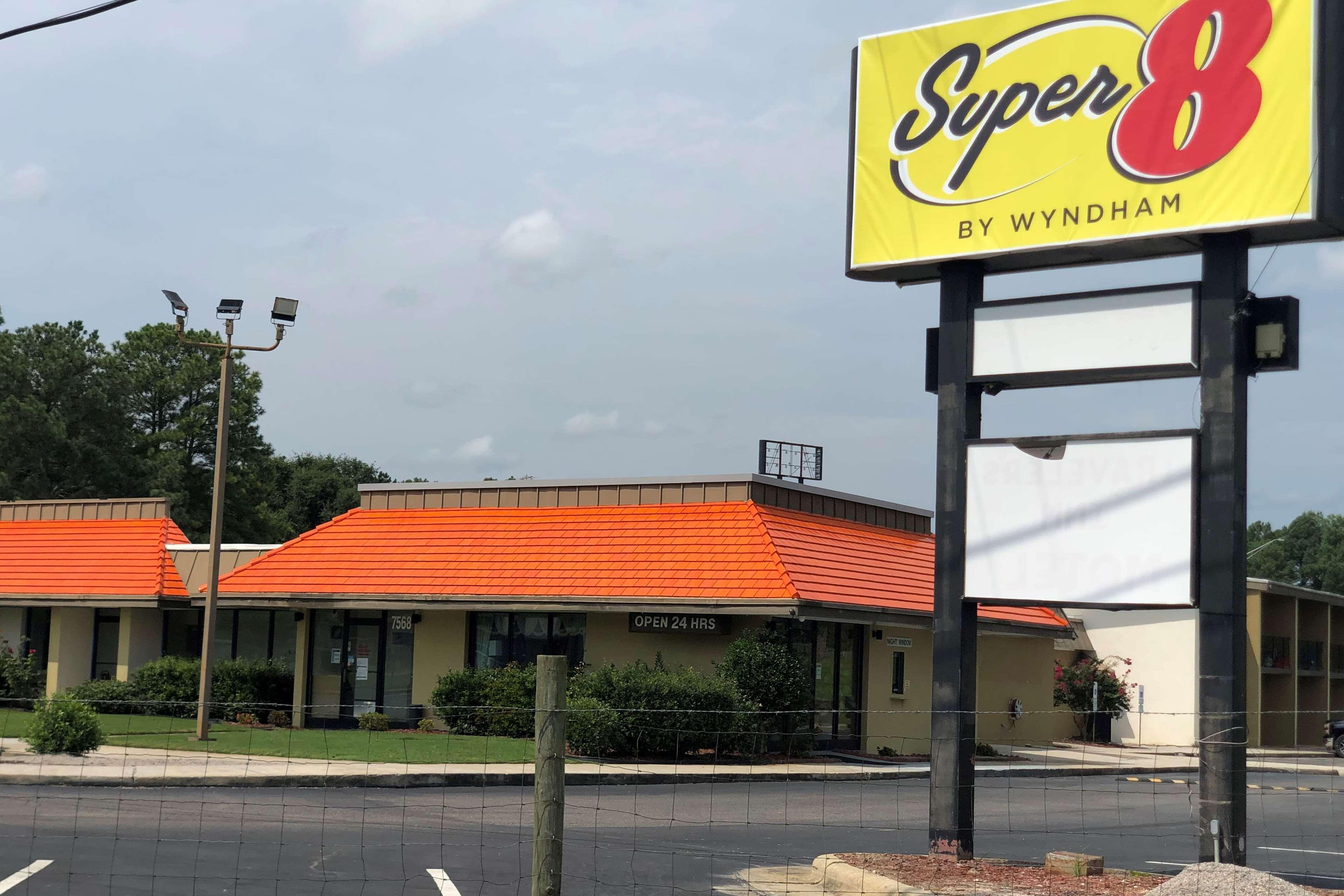 Super 8 By Wyndham Rocky Mount I-95 Exit 145 Hotel Battleboro Eksteriør billede