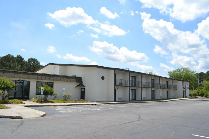 Super 8 By Wyndham Rocky Mount I-95 Exit 145 Hotel Battleboro Eksteriør billede