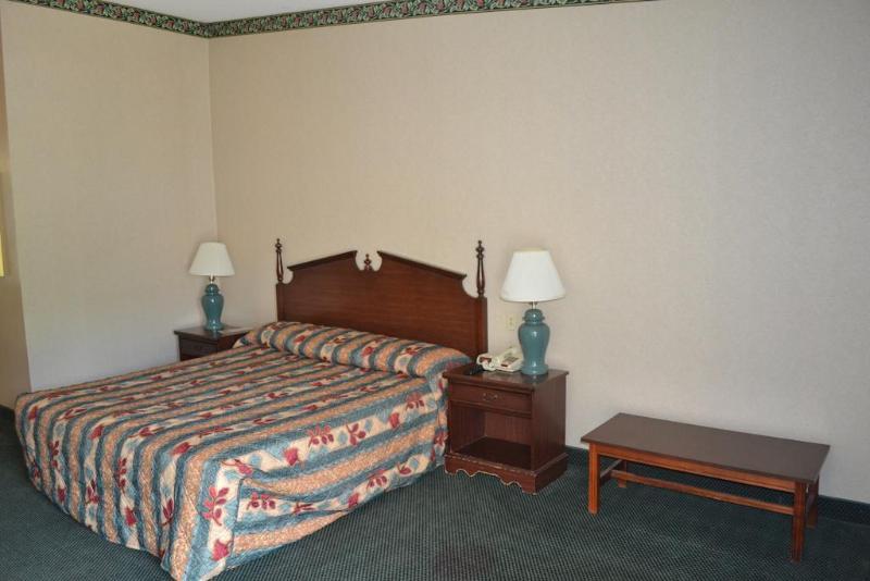 Super 8 By Wyndham Rocky Mount I-95 Exit 145 Hotel Battleboro Eksteriør billede